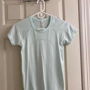 🌟 Lululemon Swiftly Tech Short Sleeve Size - 4 🌟